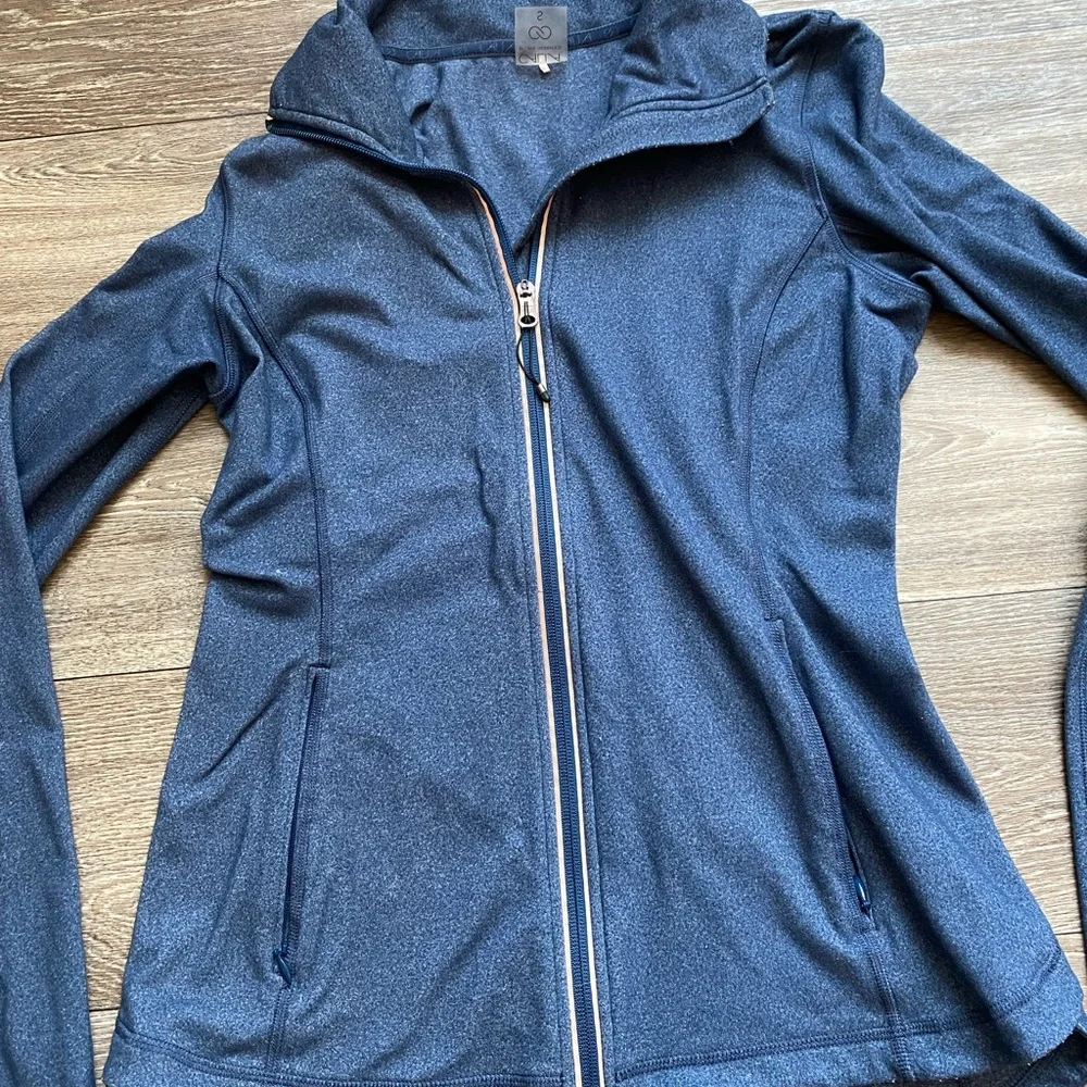 🌺 Athletic jacket - Picture 10 of 12